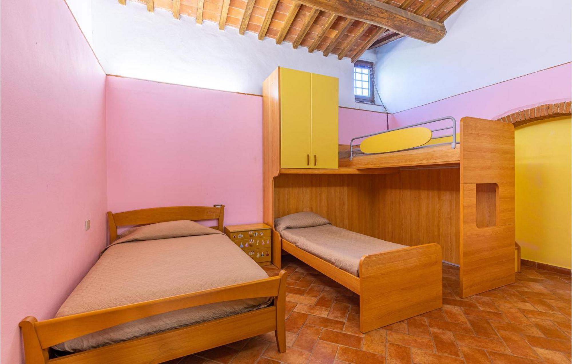 Awesome Home In Marliana With Kitchenette Exterior foto