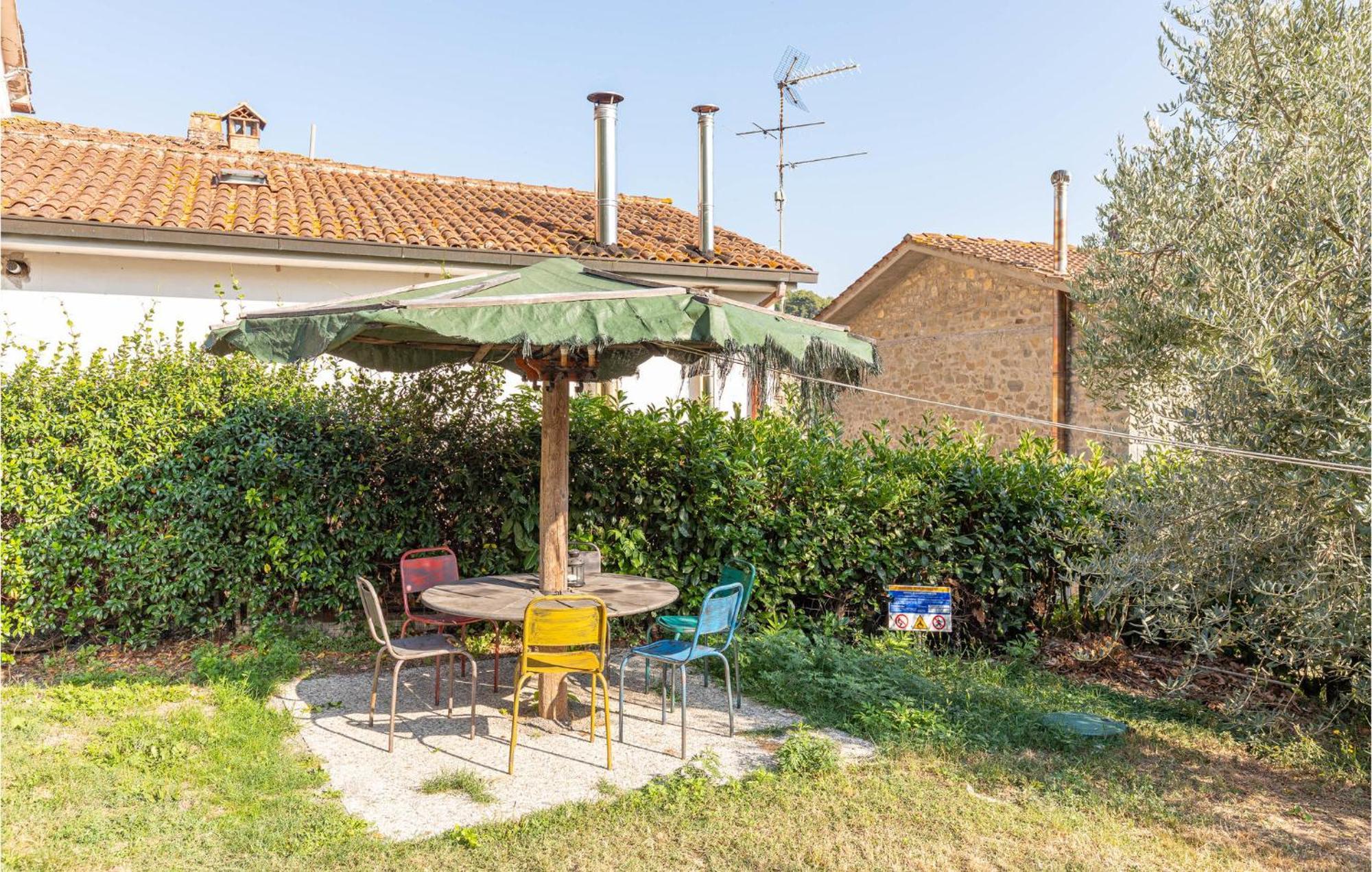 Awesome Home In Marliana With Kitchenette Exterior foto