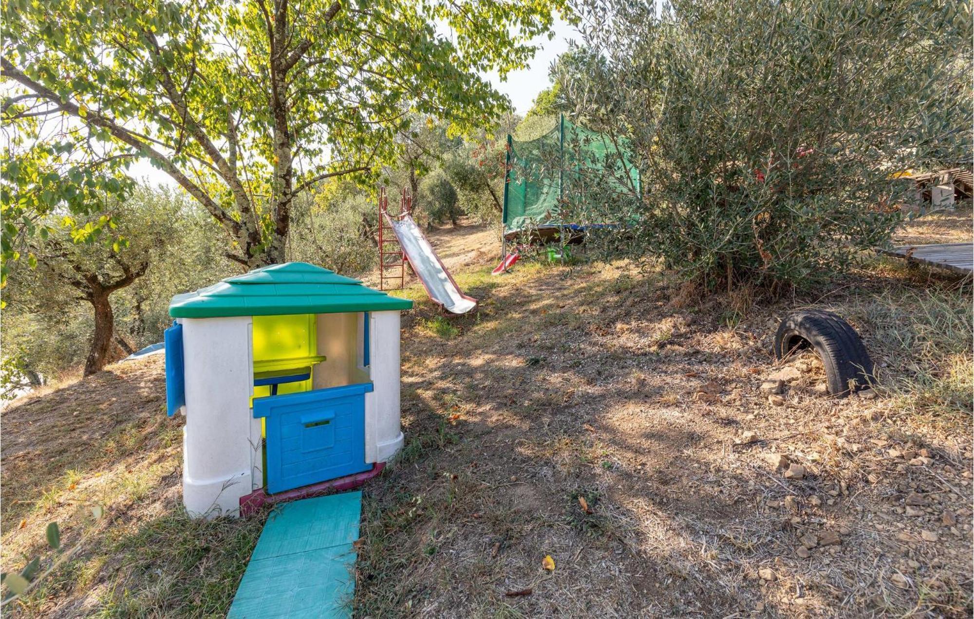 Awesome Home In Marliana With Kitchenette Exterior foto